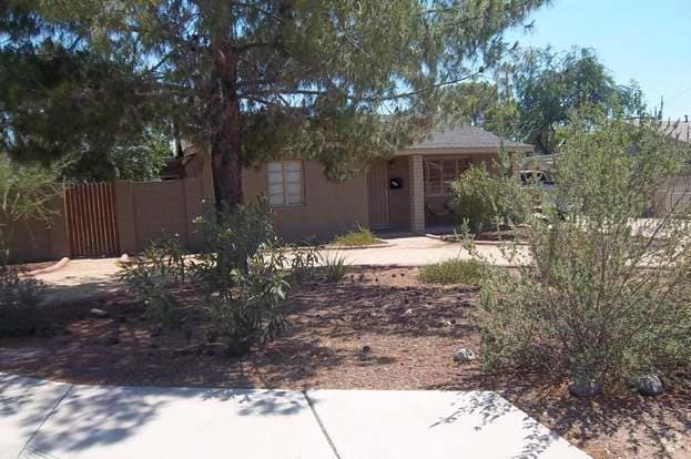 Building Photo - 2443 E Earll Dr Rental