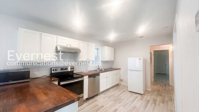 Photo - 125 Magendie St