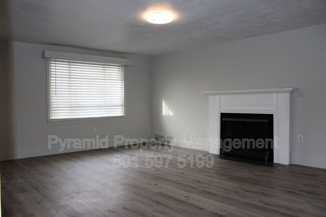 Photo - 760-762 N 100 W