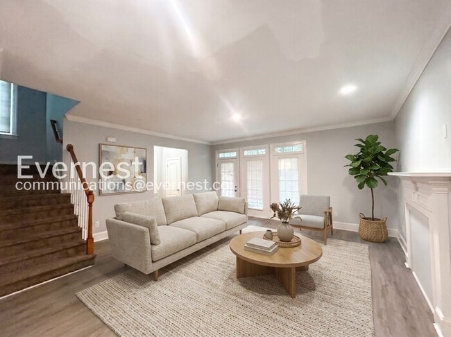 Photo - 309 Pickfair Way SW