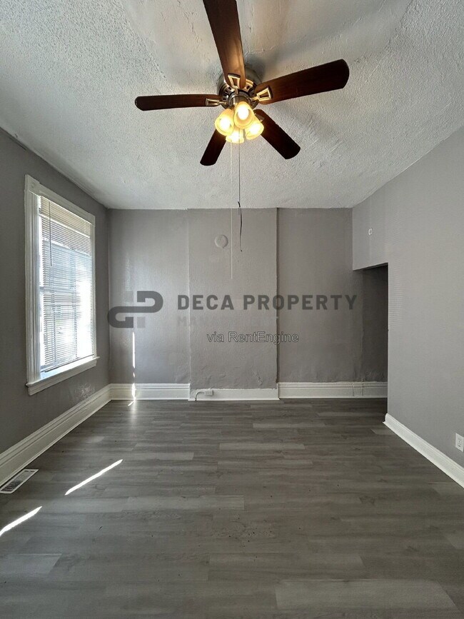 Photo - 3303 Chippewa St