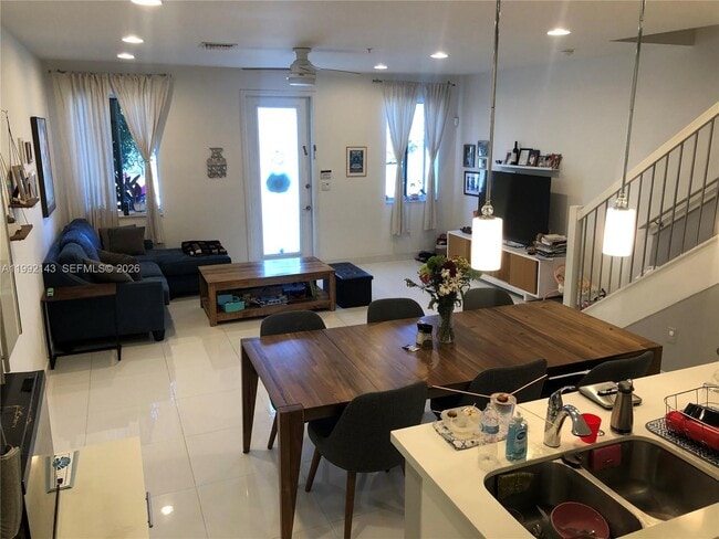 Photo - 2601 NE 212th Terrace Unidad 104