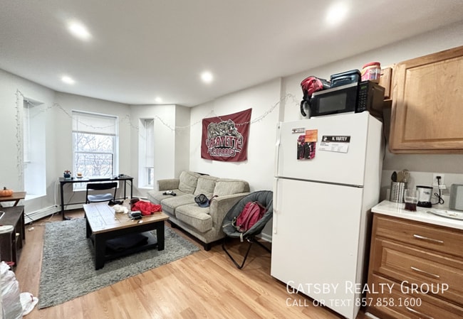 Building Photo - 92 Hammond St Unit 5R