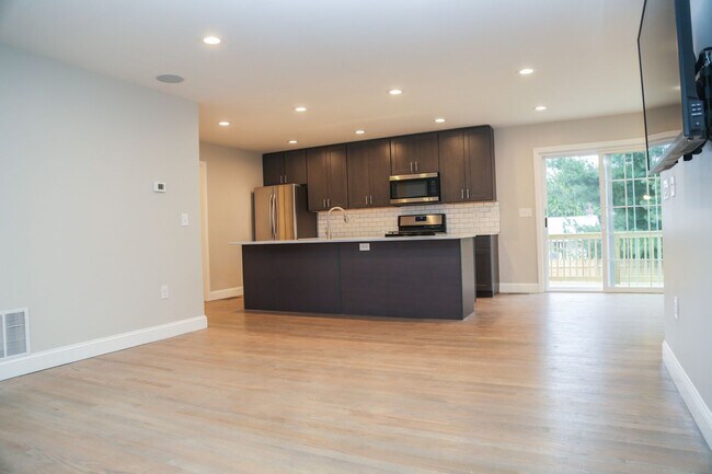 Photo - Newly Built 6br/3ba- Steps away from PC!