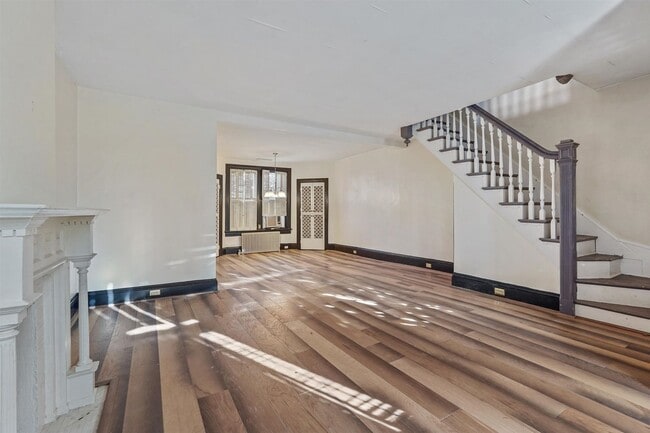 Photo - Spacious 5 Bedroom, 1.5 Bath Home in York,...