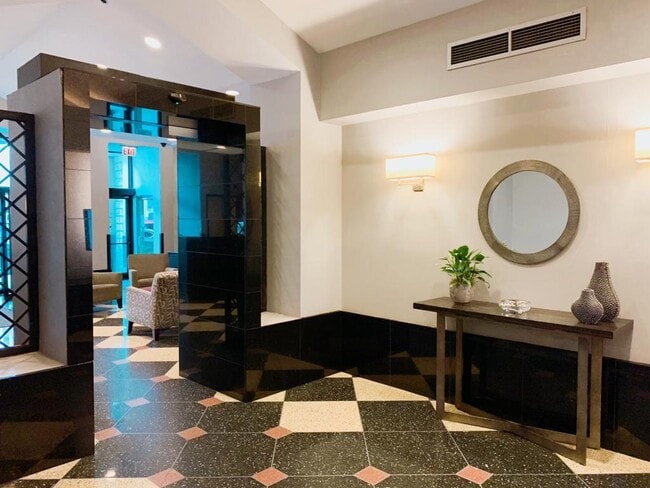 Photo - 111 W Maple St Unit 2511