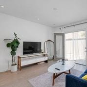 Photo - 605 N Windsor Blvd Unidad 605