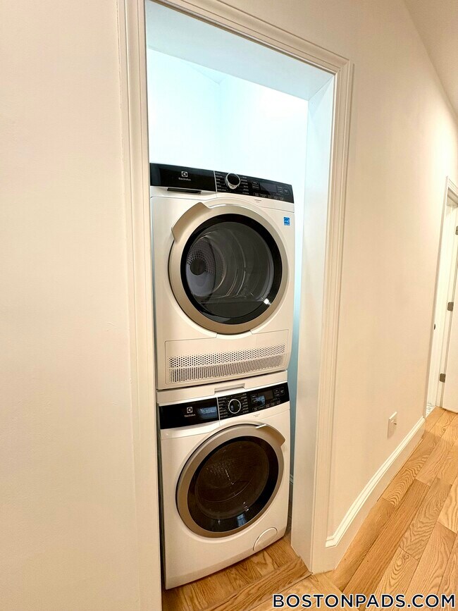 Photo - 137 Park Dr Unit 1