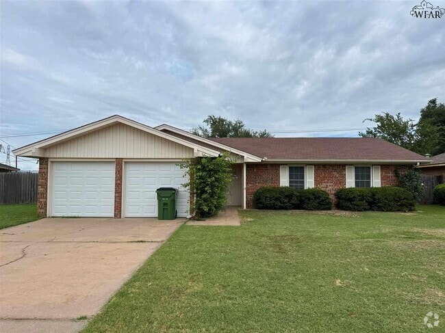 Building Photo - 4614 Trailwood Dr Rental