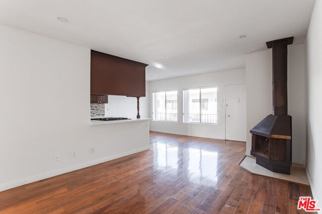 Photo - 420 Raymond Ave Unidad 12a