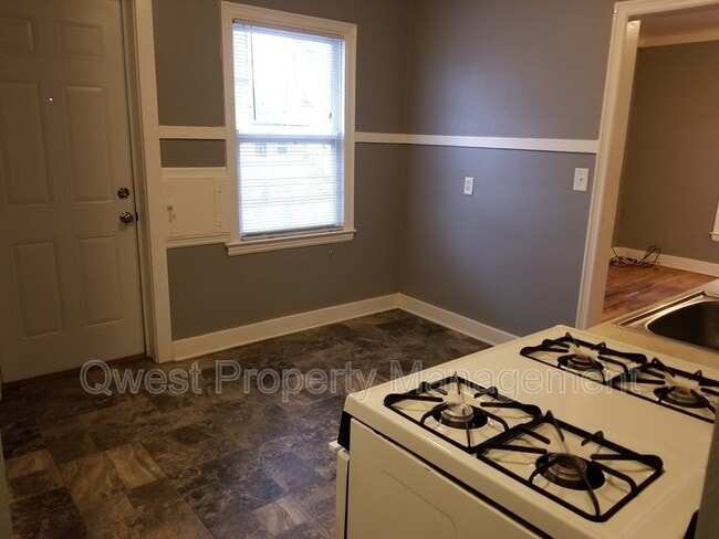 Photo - 650 Oakdale St SE Unit 2