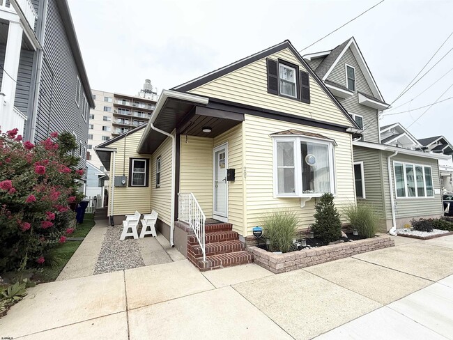 Building Photo - 207 N Harvard Ave Rental