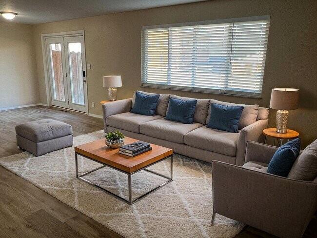 Photo - 1025 E Pearl St