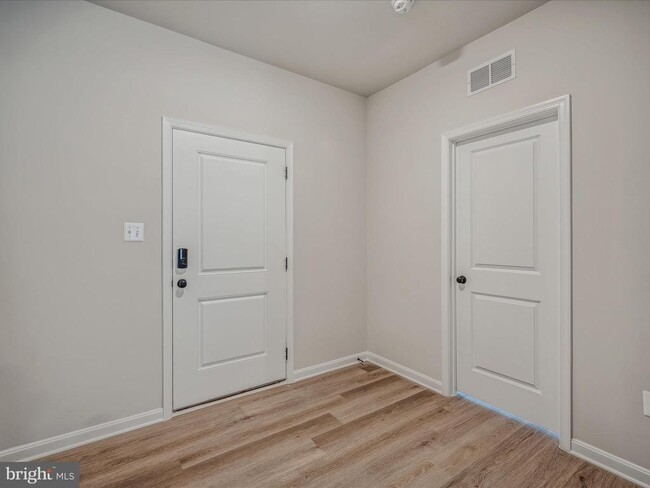 Photo - 290 Scoter Rd