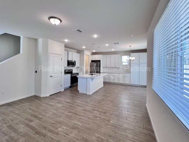 Photo - 6596 E Cresthaven Dr