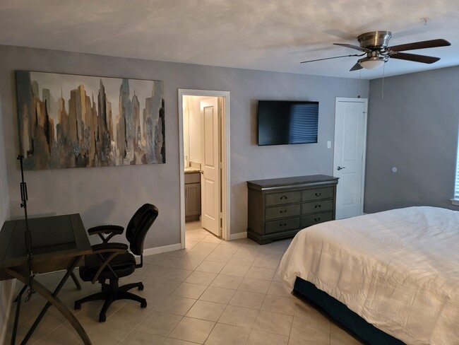 Building Photo - 5038 Mallow St Rental