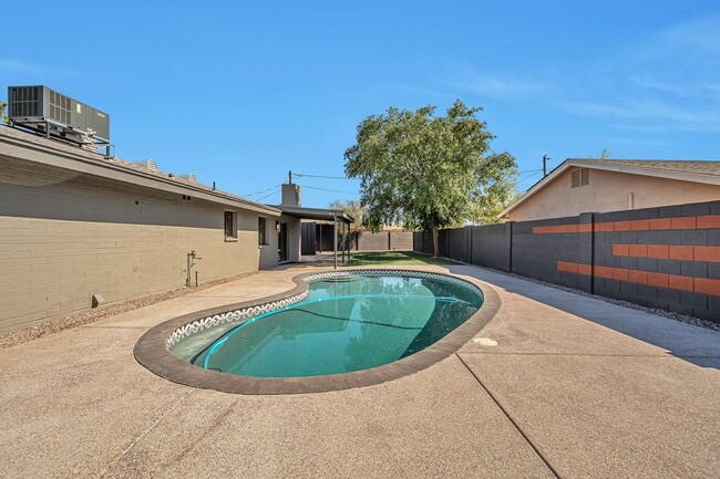 Photo - 6-Bedroom, 3-Bath Tempe Home with Pool, Bar & Prime Location