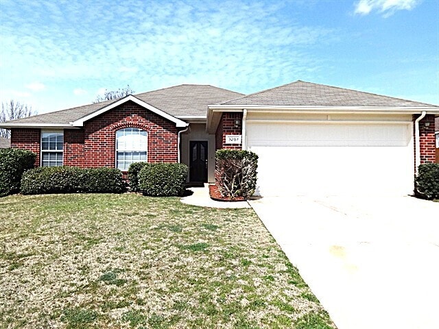 Building Photo - 3207 Athens Dr Rental