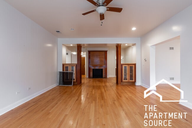 Building Photo - 4502 N Sheridan Rd Unit 2