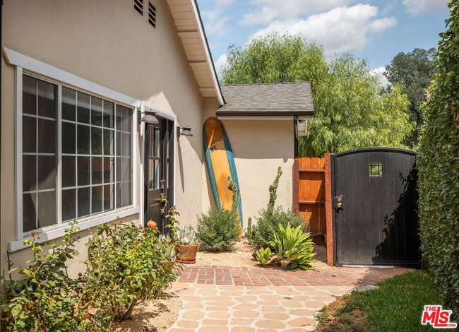 Building Photo - 5239 San Feliciano Dr Rental
