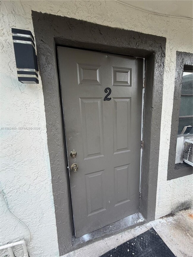 Building Photo - 626 NW 10th Terrace Unit 2