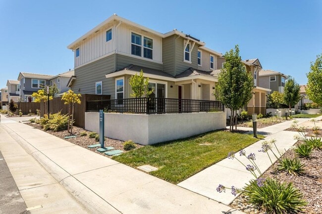 Photo - 3–4 Bedroom Solar Home in Rocklin – Office + Loft | Available Now