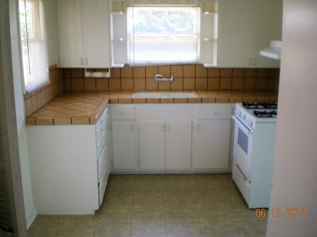 Photo - 553 W Whittier Ave