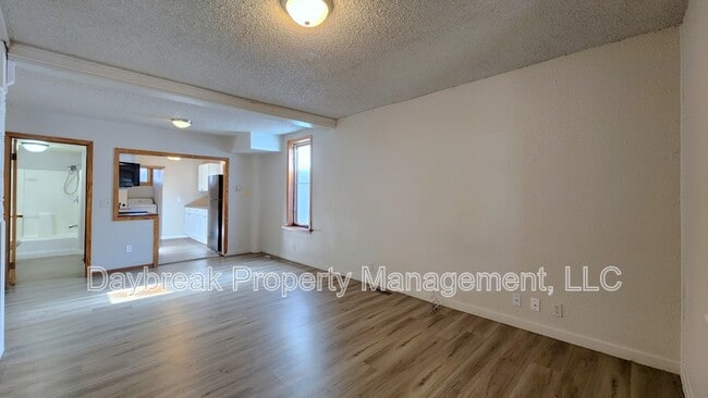 Photo - 1005 12th St N