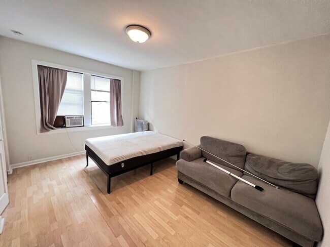 Photo - 837 W Sheridan Rd Unit 424