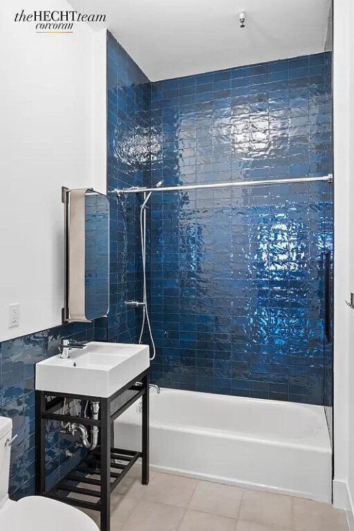 Photo - 239 Banker St Unidad 2H