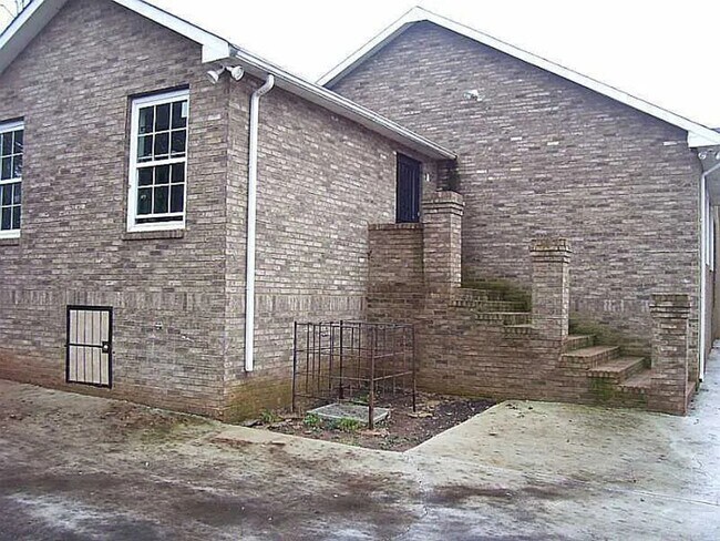 Photo - 965 Fair St SW