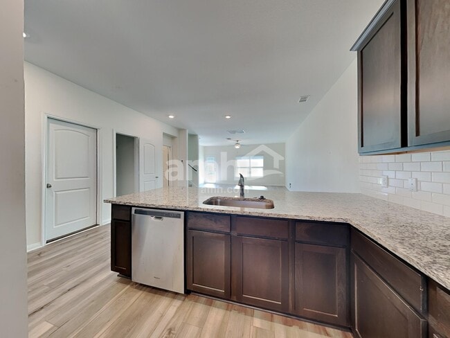 Photo - 216 Foster Ln