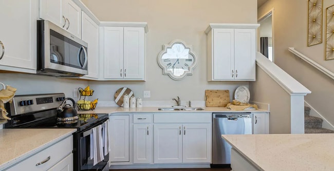 Photo - 869 NE Traverse Dr