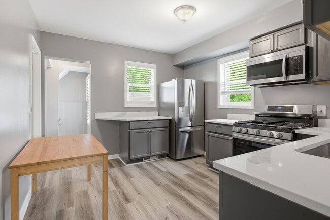 Photo - 23060 Bernard St Unit LWR