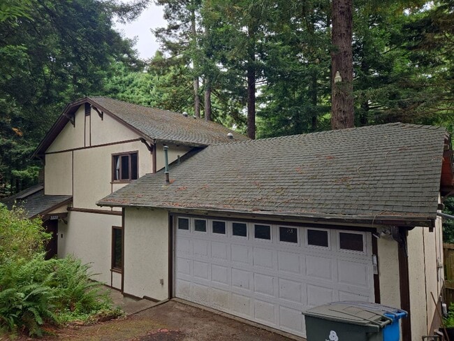 Photo - Pet Friendly! Redwood views! 3-bedroom hom...