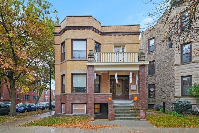 2203 W Giddings St Unit Garden