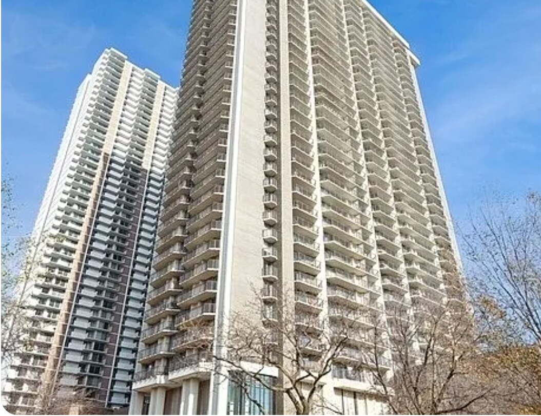 Photo - 6007 N Sheridan Rd Condo Unit A