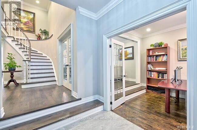 Photo - 48 Havagal Crescent