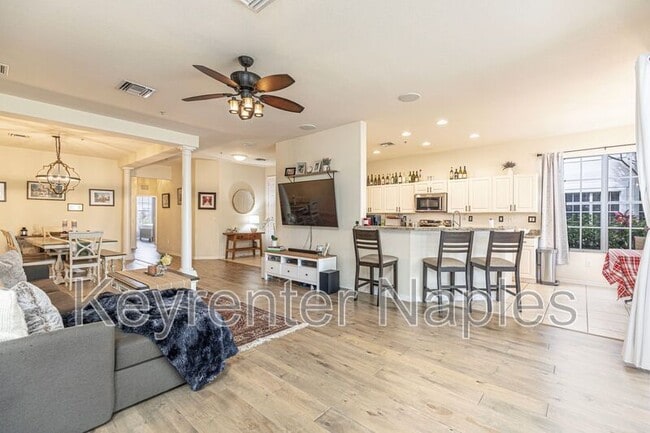 Photo - 12862 Carrington Cir Casa