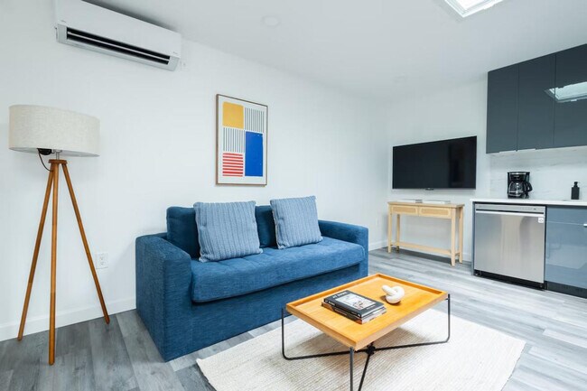 Photo - 179 E 102nd St Unidad ID1324009P