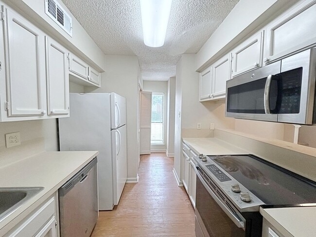 1 Bedroom Townhome on Summa near Our Lady ... - 1 Bedroom Townhome on Summa near Our Lady ...