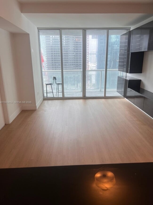 Photo - 253 NE 2nd St Unidad 2701