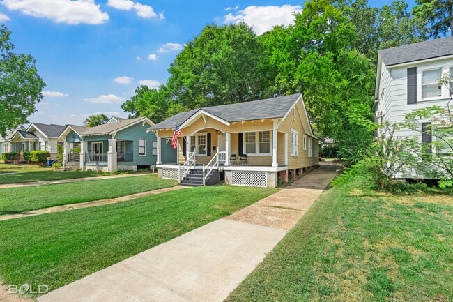 Photo - Check Out this 3 bed 2 bath!!