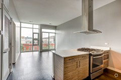 Building Photo - 1218 W Madison St Unit 2 Rental