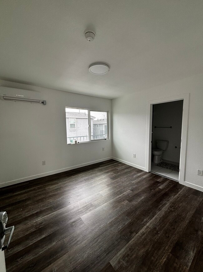 Photo - 1674 W 36th Pl Unidad 4