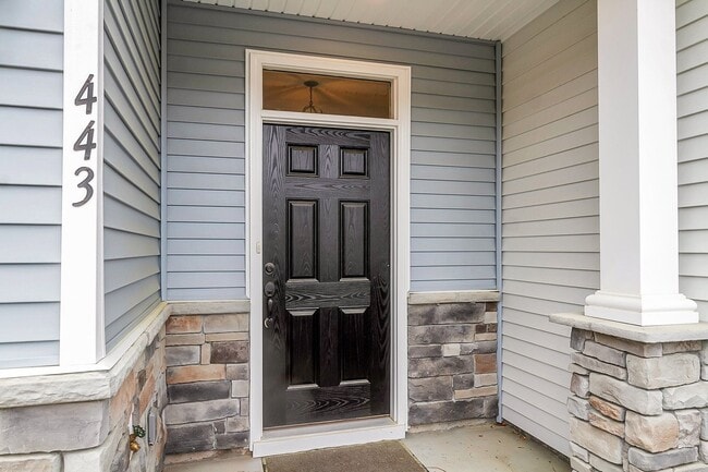 Photo - 443 Duskywing Dr