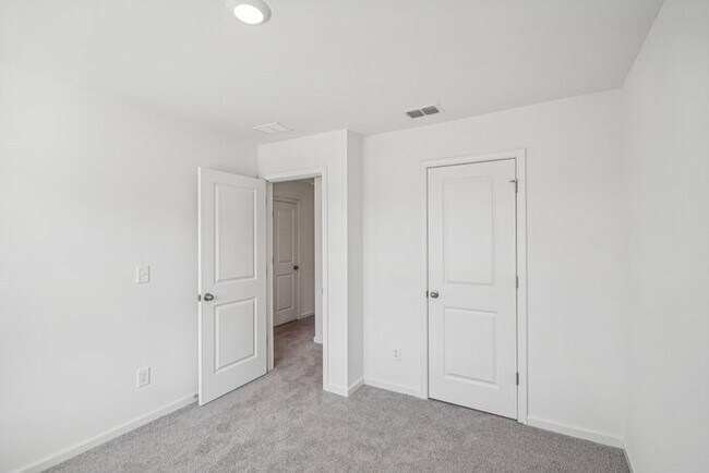 Photo - Fantastic 3bd/2ba home! Let yourself in!