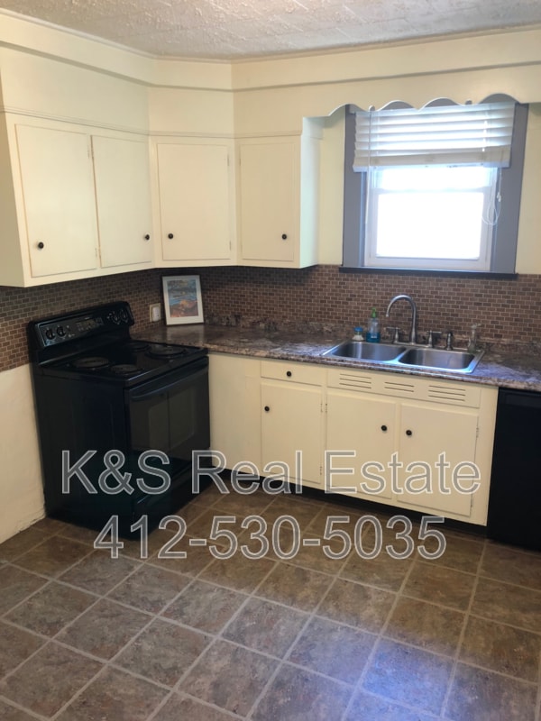 Photo - 5833 Madison Ave