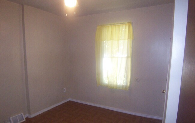 Photo - 5202 Webster St