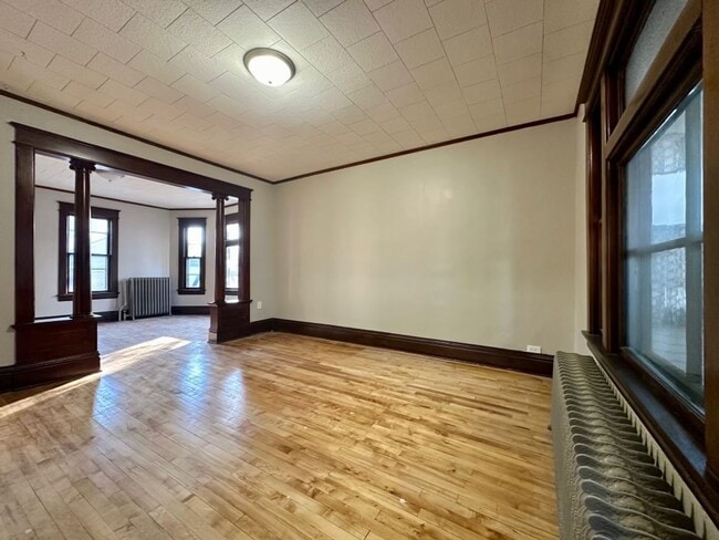 Photo - Gorgeous 4 Bedroom Home in Saint Paul!